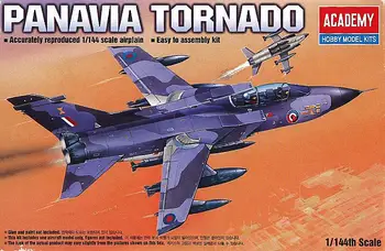 Akademija 12607 1/144 Panavia Tornado bombniki (Plastični model)